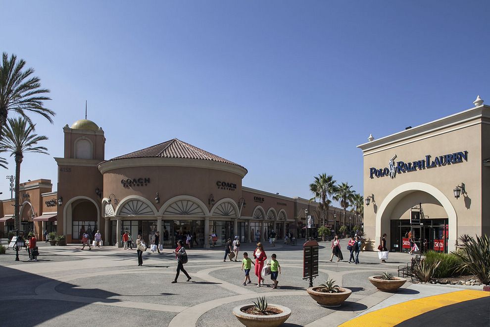 Las Americas Premium Outlets, San Diego, CA - California Beaches
